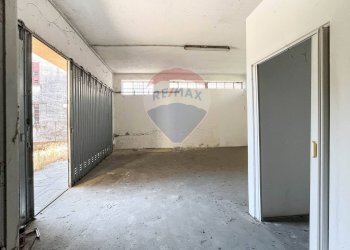 Parcheggio - Casa indipendente VIA MONTELLO
 
21, Sesto Calende - foto 56