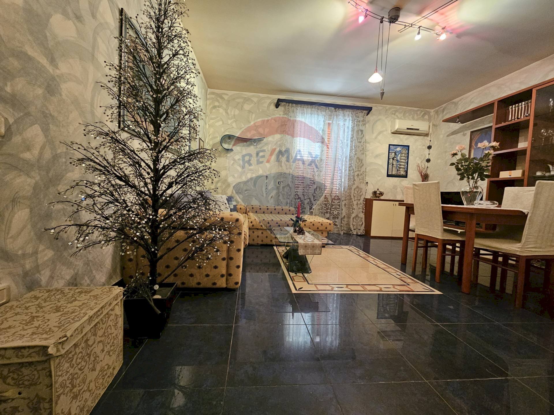 Sala da pranzo - Quadrilocale Via Nicolò Derelitto
 
44, Bagheria - foto 2