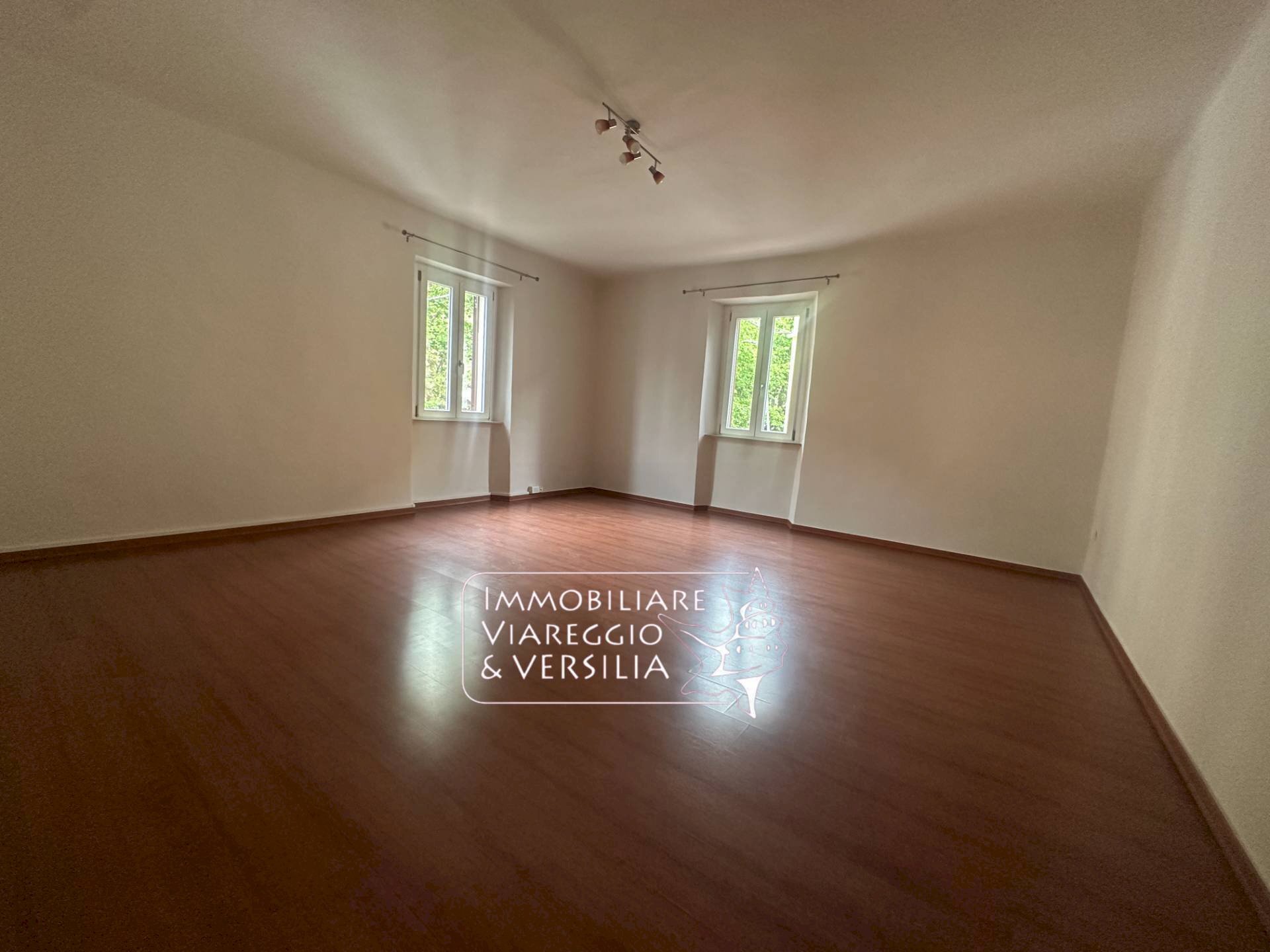 Foto 1 - Office via Garibaldi
 
150, Viareggio - photo 1