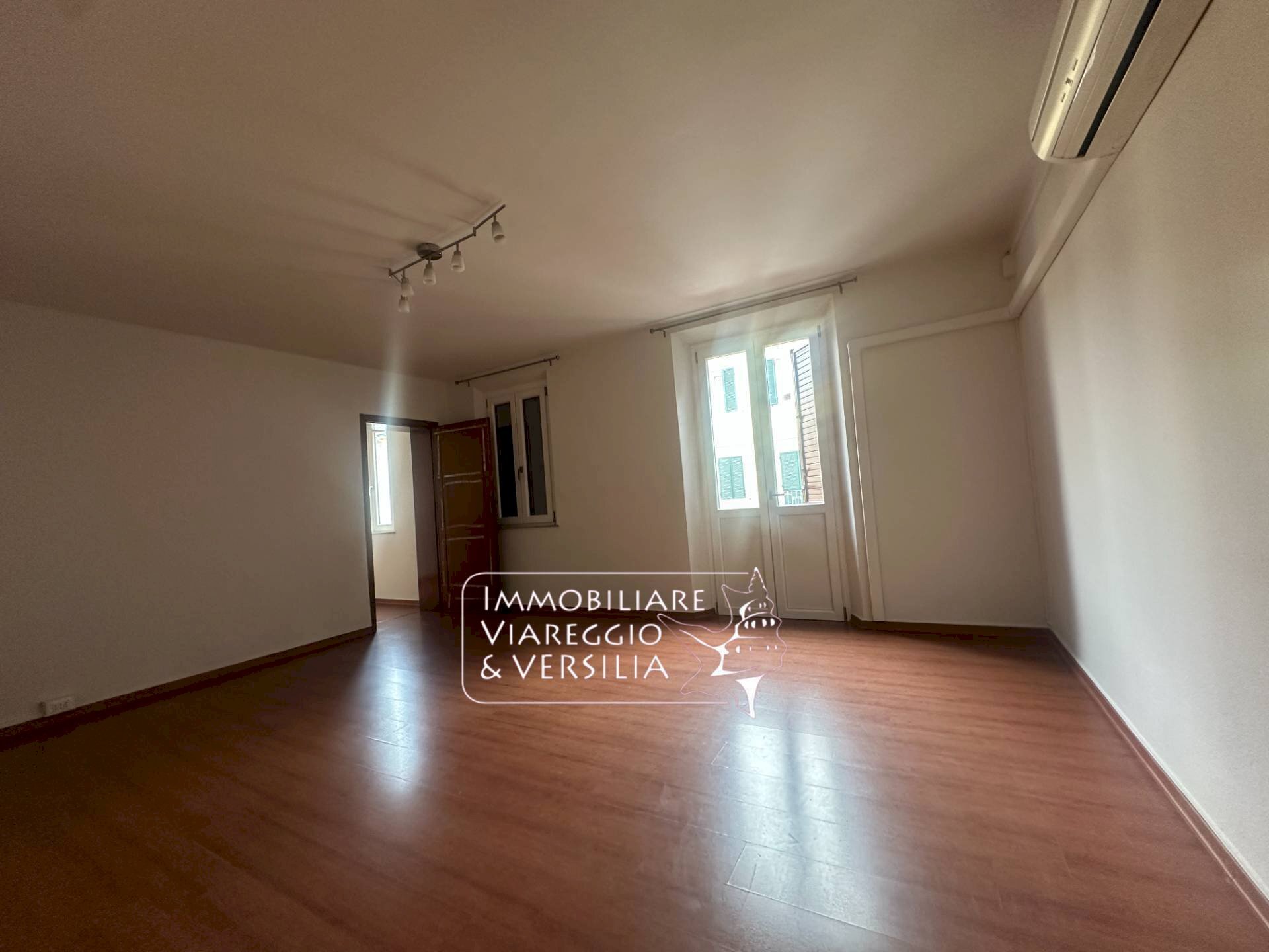 Foto 2 - Office via Garibaldi
 
150, Viareggio - photo 2
