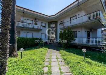 Foto 2 - Quadrilocale Via Luigi Settembrini
 
53, Giarre - foto 2