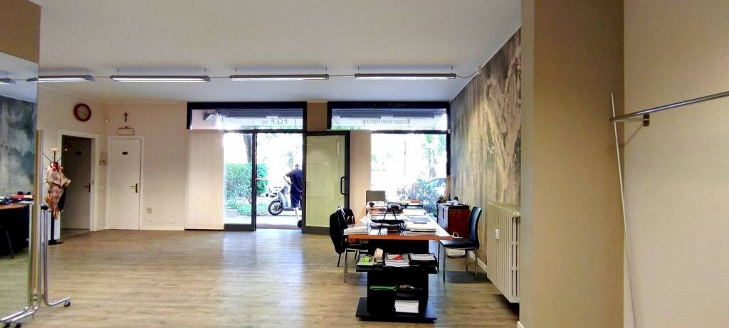Interno non residenziale - Negozio via Pezzana, Carpi - foto 3