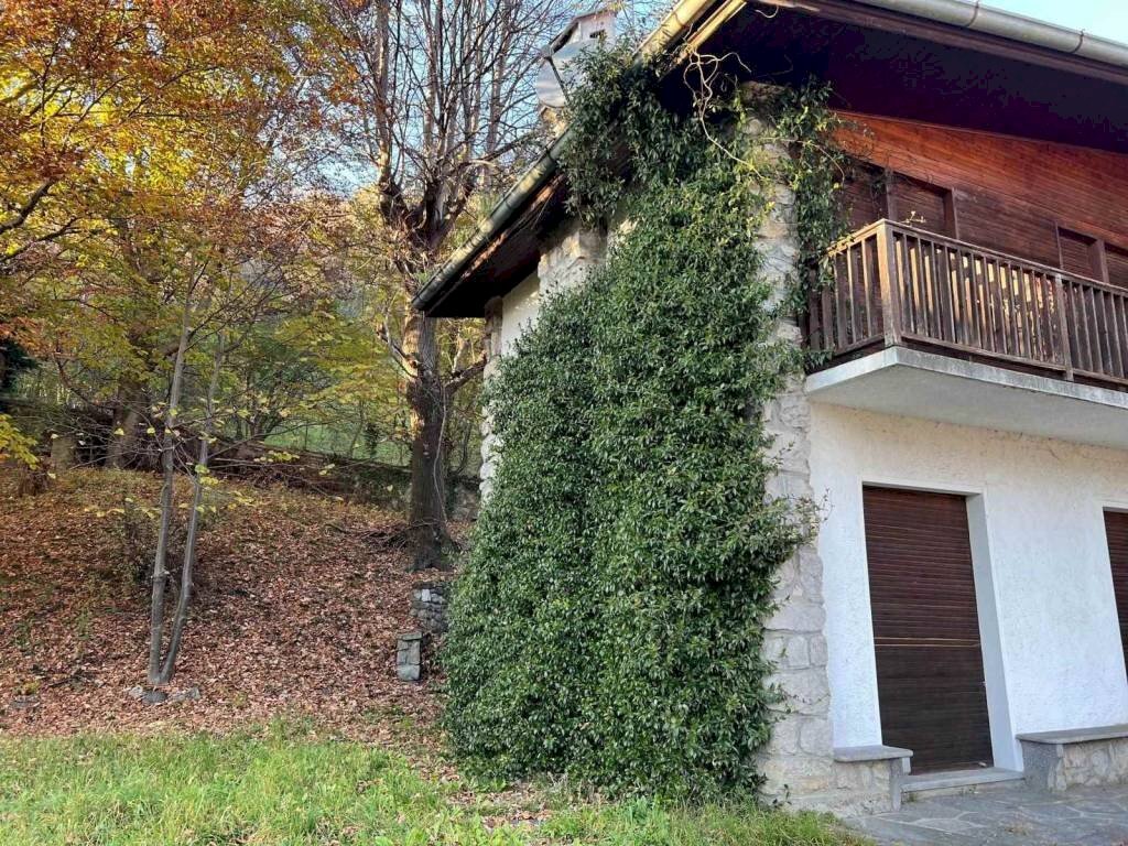 Facciata - Villa via MASSIMO D'AZEGLIO, 4, Ballabio - foto 2