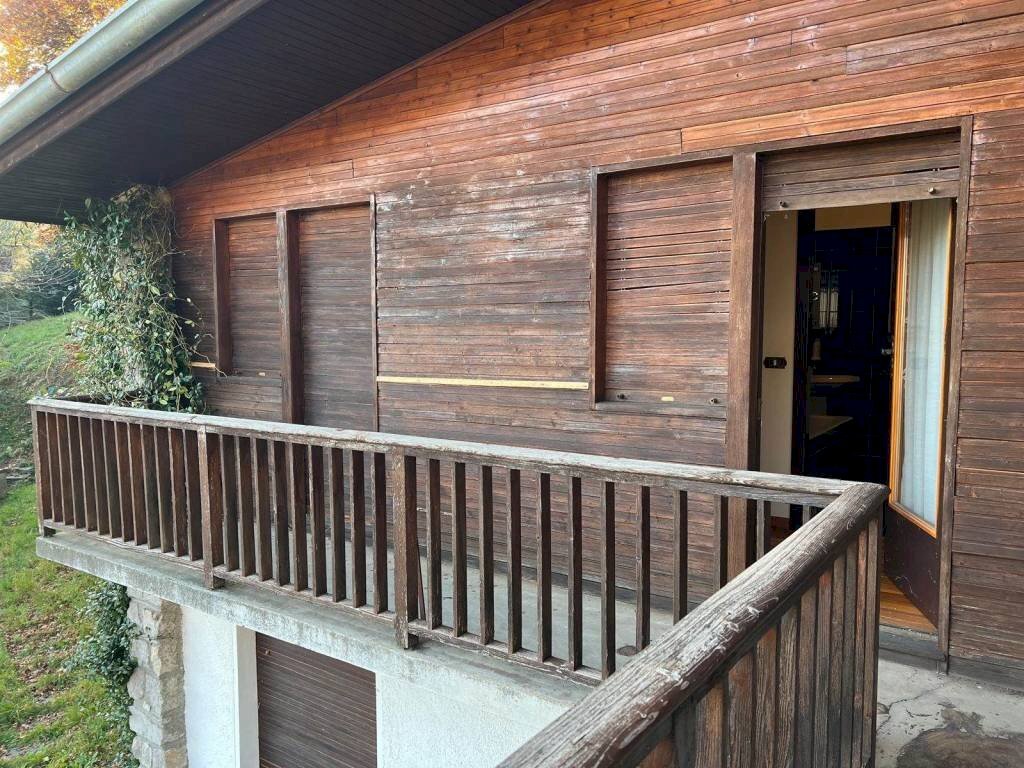 Balcone - Villa via MASSIMO D'AZEGLIO, 4, Ballabio - foto 3