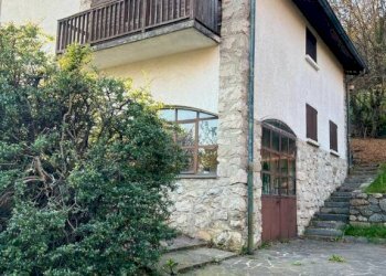 Facciata - Villa via MASSIMO D'AZEGLIO, 4, Ballabio - foto 4