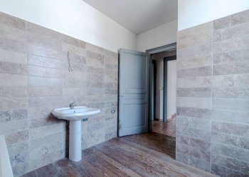 Bagno - Appartamento via Carlo Tenivelli, 27, Moncalieri - foto 10