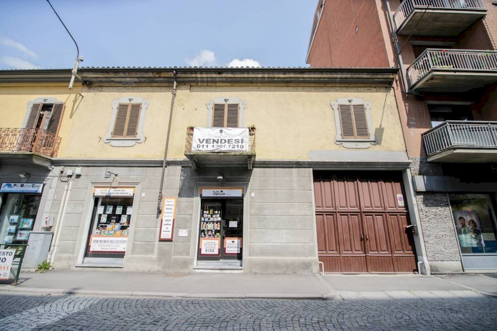 Facciata - Appartamento via Po, 7, Chivasso - foto 1