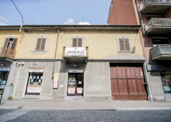 Facciata - Appartamento via Po, 7, Chivasso - foto 1