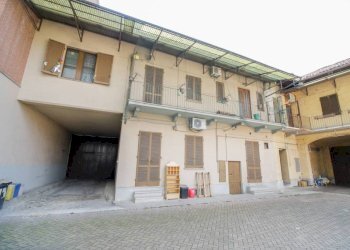 Cortile interno - Appartamento via Po, 7, Chivasso - foto 2