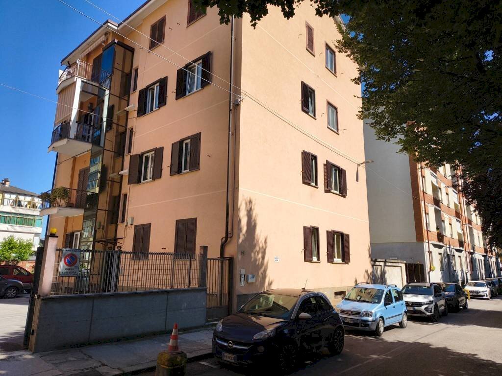 Facciata - Four-room apartment Cuneo (neighborhood Donatello) - photo 2