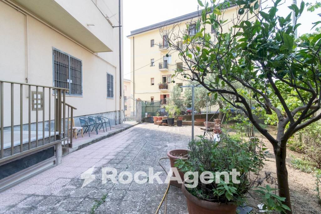 Cortile interno - Quadrilocale via Antonio Purificato, 34, Catanzaro - foto 1