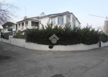 Three-room apartment Via alpi centrali, Comacchio - photo 1