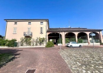 Apartment Sant'Ilario d'Enza - photo 1