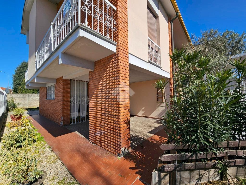 Villa Via S. Giovanni, Robecco sul Naviglio - foto 1