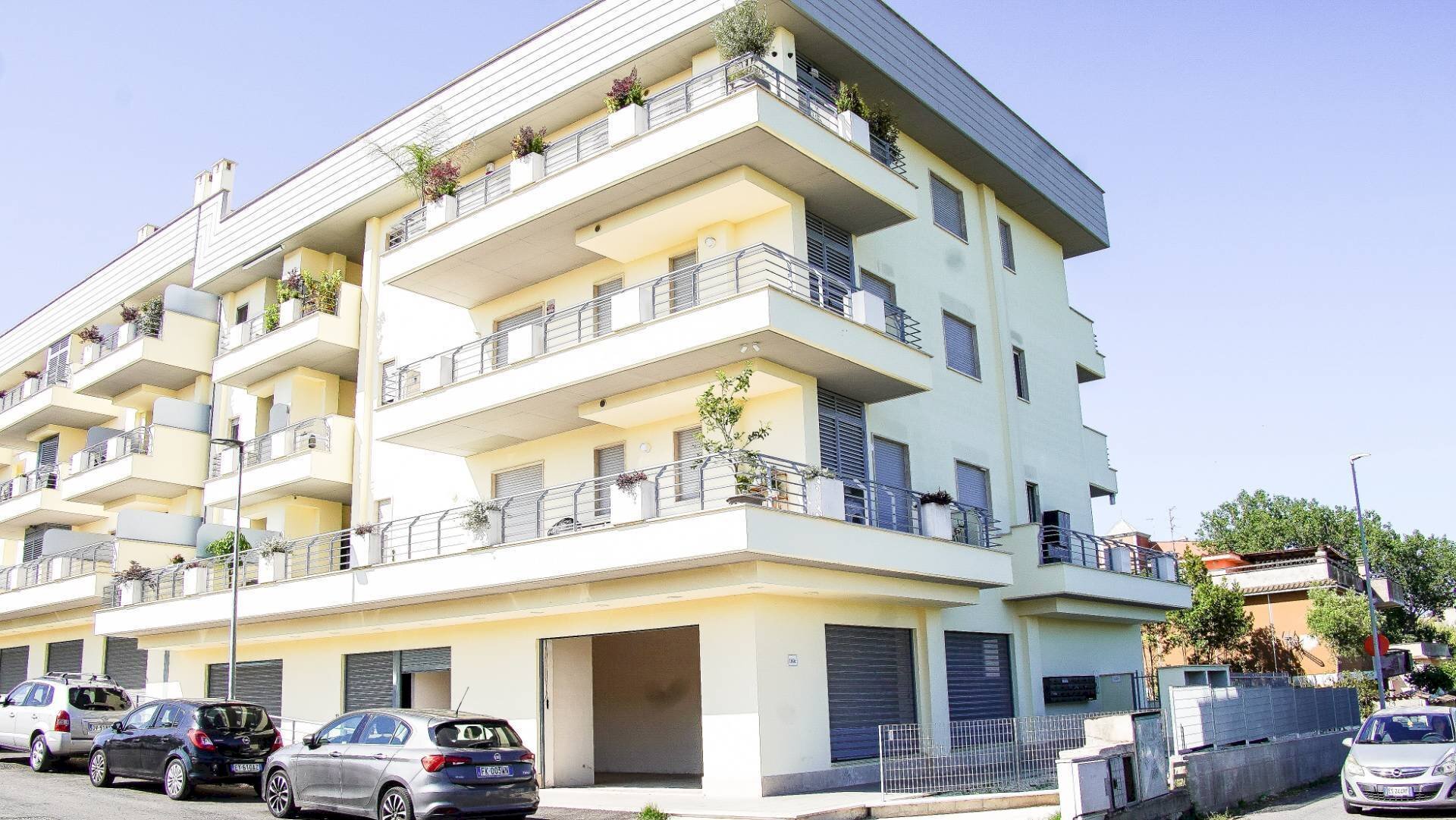 Foto 1 - Commercial Premises Via Leonardo Mellano
 
160, Roma - photo 1