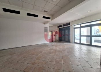 Foto 4 - Commercial Premises Via Giustiniani, Benevento - photo 4