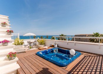 Foto 1 - Stabile - Palazzo Via Cristoforo Colombo
 
26, Mola di Bari - foto 1