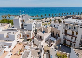 Foto 2 - Stabile - Palazzo Via Cristoforo Colombo
 
26, Mola di Bari - foto 2