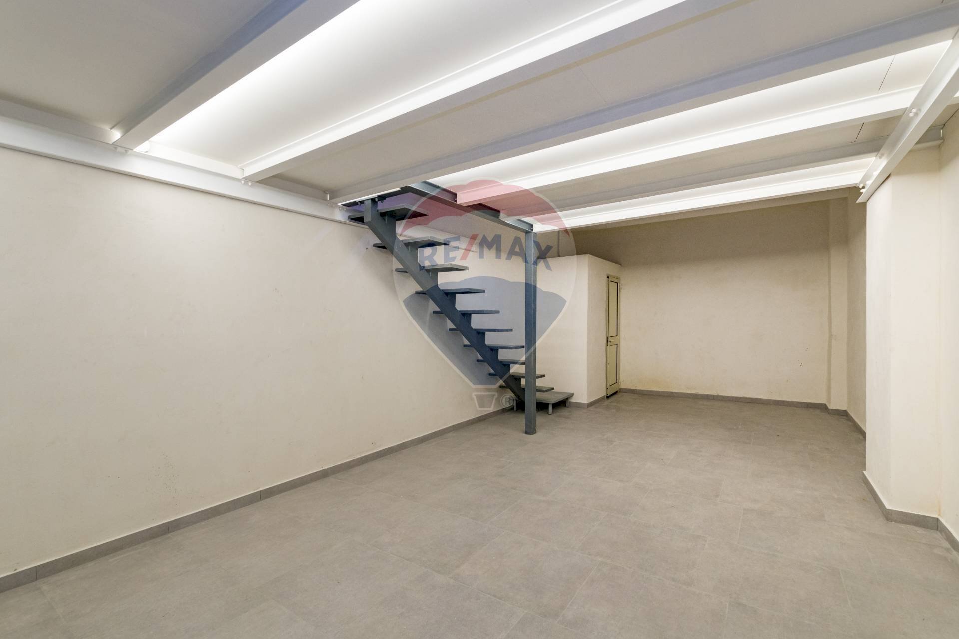 Stanza vuota - Box VIA UMBERTO GIORDANO
 
176, Palermo - foto 3