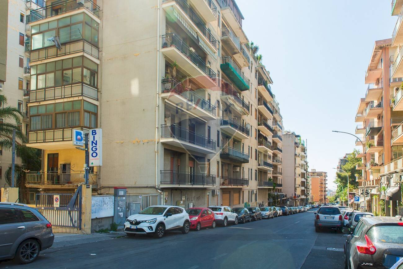Edificio all\'aperto - Commercial Premises Via Caronda
 
454/A, Catania - photo 1