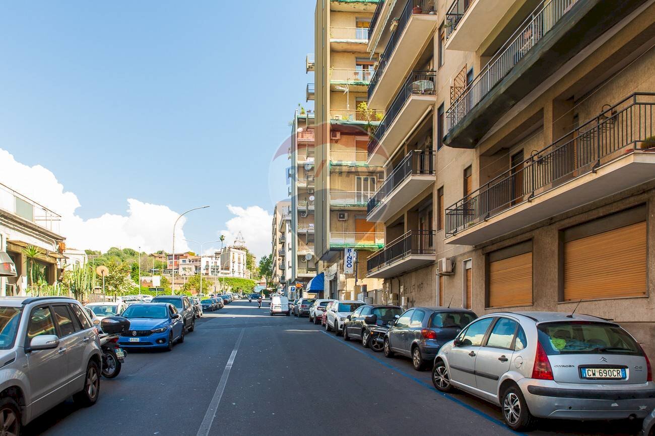 Edificio all\'aperto - Commercial Premises Via Caronda
 
454/A, Catania - photo 2