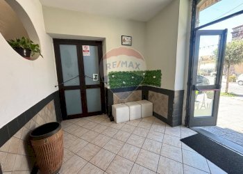 Ricezione / Lobby - Locale Commerciale piazza don diego
 
38, Pedara - foto 4