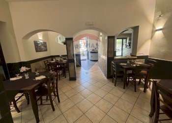 Sala da pranzo - Locale Commerciale piazza don diego
 
38, Pedara - foto 13