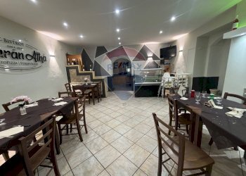 Sala da pranzo - Locale Commerciale piazza don diego
 
38, Pedara - foto 18