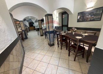 Sala da pranzo - Locale Commerciale piazza don diego
 
38, Pedara - foto 20