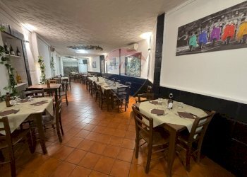 Sala da pranzo - Locale Commerciale piazza don diego
 
38, Pedara - foto 29