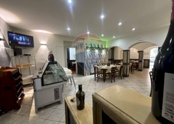 Sala da pranzo - Locale Commerciale piazza don diego
 
38, Pedara - foto 33