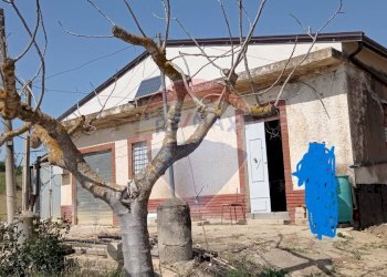 Casa all\'aperto - Villa C/DA SCALAZZA SANTO PIETRO
 
SNC, Caltagirone - foto 1