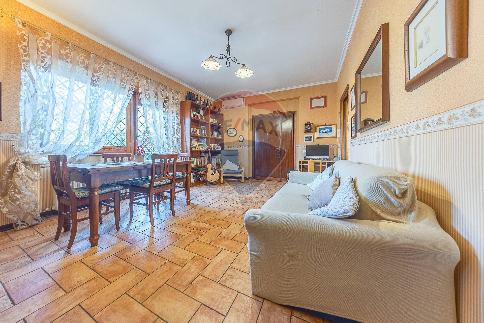 Sala da pranzo - Trilocale VIA DELLA RUSTICA
 
336, Roma - foto 2