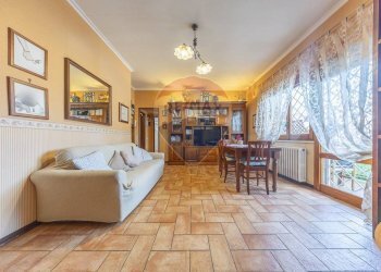 Sala da pranzo - Trilocale VIA DELLA RUSTICA
 
336, Roma - foto 14