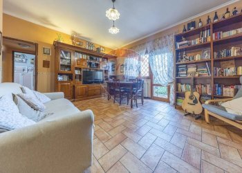 Sala da pranzo - Trilocale VIA DELLA RUSTICA
 
336, Roma - foto 1