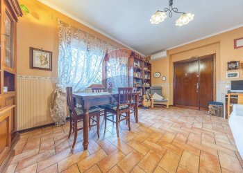 Sala da pranzo - Trilocale VIA DELLA RUSTICA
 
336, Roma - foto 3