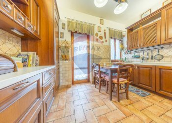 Cucina - Trilocale VIA DELLA RUSTICA
 
336, Roma - foto 5