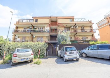 Edificio all\'aperto - Trilocale VIA DELLA RUSTICA
 
336, Roma - foto 35
