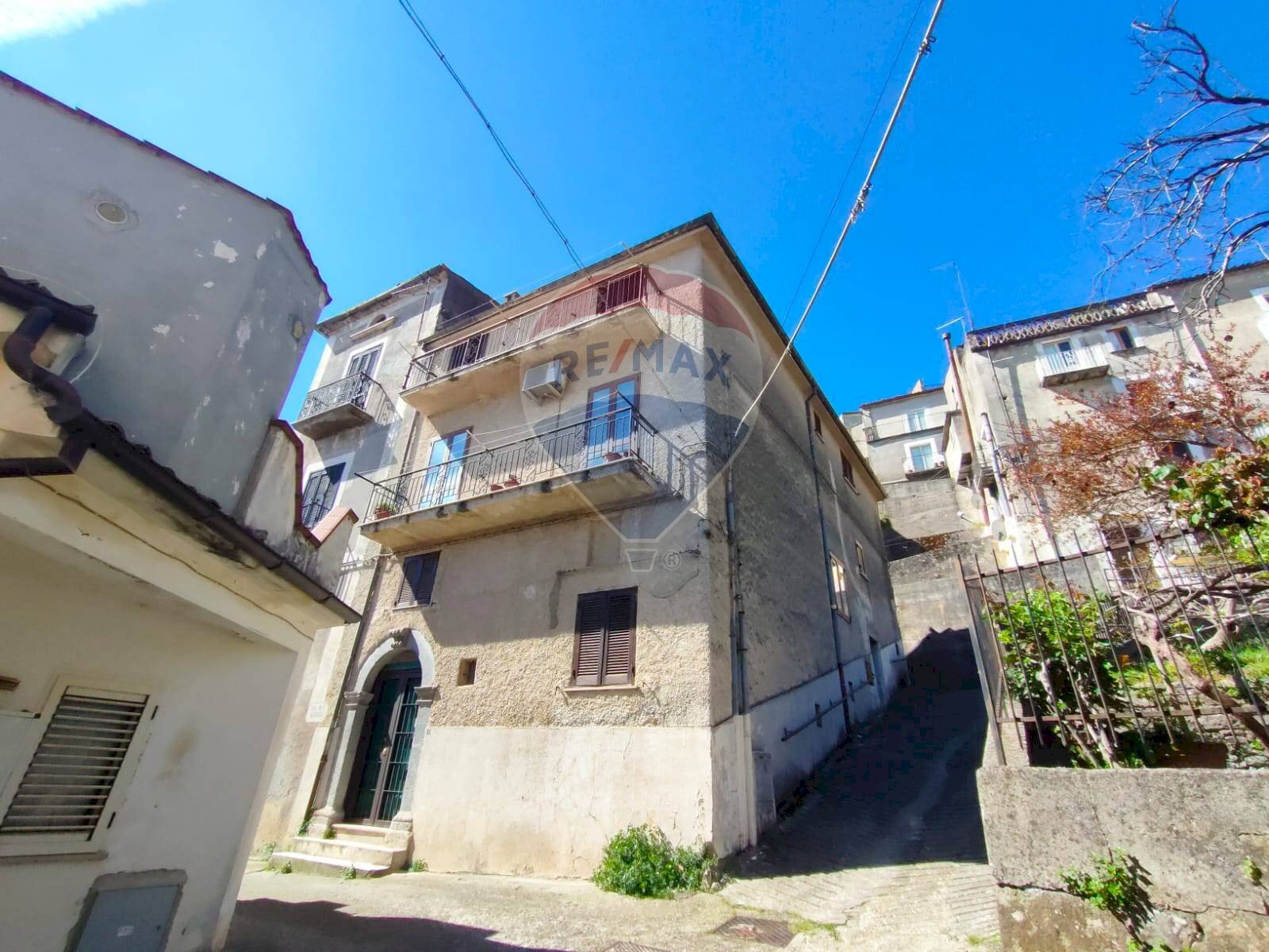 Edificio all\'aperto - Casa indipendente Via dei Mille
 
20, Lungro - foto 1