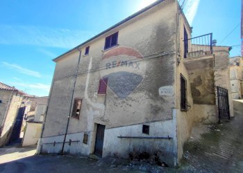 Casa all\'aperto - Casa indipendente Via dei Mille
 
20, Lungro - foto 1