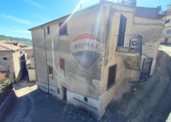 Edificio all\'aperto - Casa indipendente Via dei Mille
 
20, Lungro - foto 3