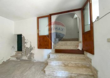 Scale - Casa indipendente Via dei Mille
 
20, Lungro - foto 9