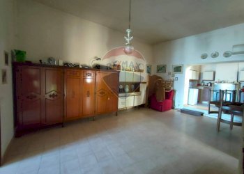 Sala da pranzo - Casa indipendente Via dei Mille
 
20, Lungro - foto 14