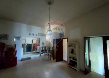 Sala da pranzo - Casa indipendente Via dei Mille
 
20, Lungro - foto 15