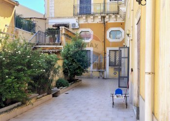 Edificio all\'aperto - Casa semi indipendente Via Arimondi
 
10, Lentini - foto 5