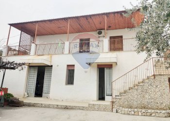 Casa all\'aperto - Villa Macchia (Monte Sant'Angelo) - Via del Comitato
 
19, Monte Sant'Angelo - foto 3