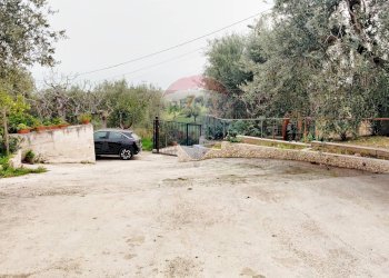 Non correlato - Villa Macchia (Monte Sant'Angelo) - Via del Comitato
 
19, Monte Sant'Angelo - foto 7