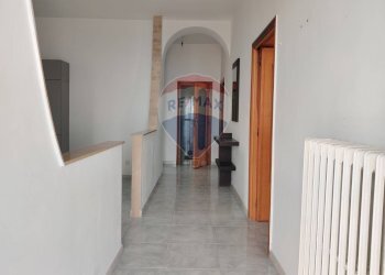 Hall / corridoio - Villa Macchia (Monte Sant'Angelo) - Via del Comitato
 
19, Monte Sant'Angelo - foto 18