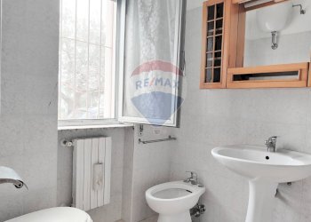 Bagno - Villa Macchia (Monte Sant'Angelo) - Via del Comitato
 
19, Monte Sant'Angelo - foto 55