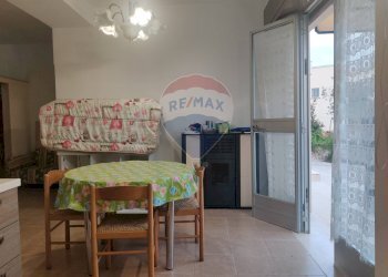 Sala da pranzo - Villa Macchia (Monte Sant'Angelo) - Via del Comitato
 
19, Monte Sant'Angelo - foto 62
